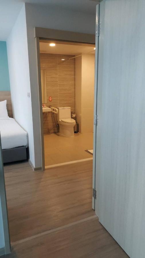 Wellness Stay & Hotel Sukhumvit 107 Бангкок Экстерьер фото